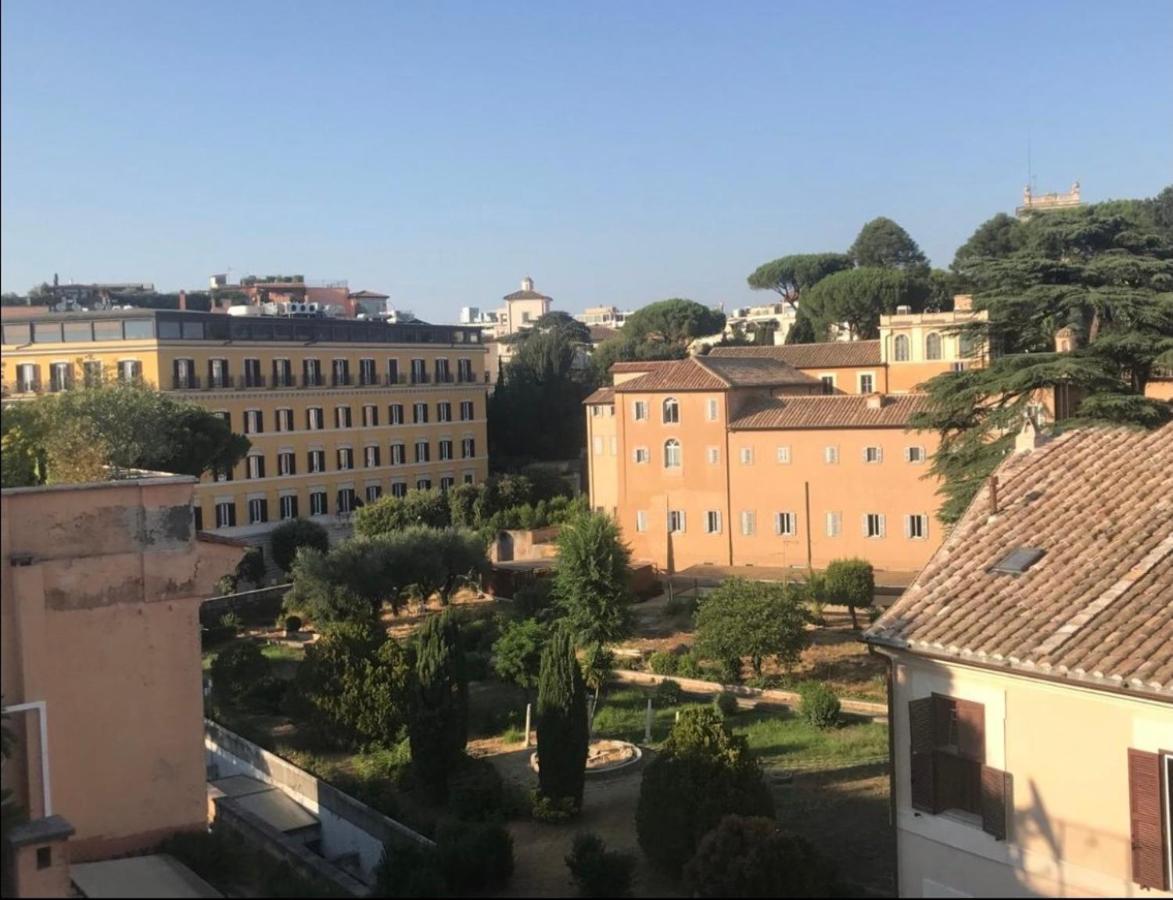 Spanish Steps View Apartment Rom